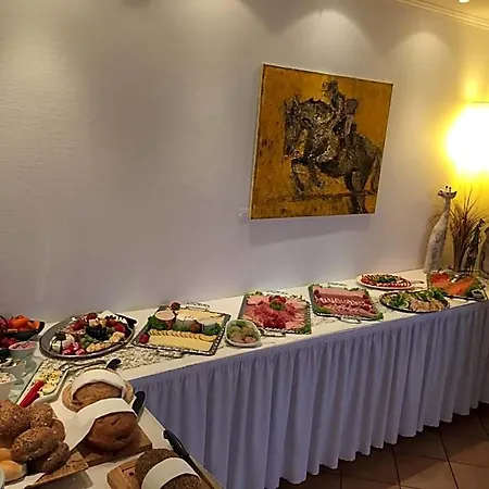 ホテル Restaurant Zum Heidekrug 3*